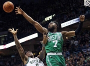 问鼎国际-关于CBA常规赛赛程吃紧，波士顿凯尔特人国际比赛日再遭质疑，信心回归，赛程密集仍需轮换的信息