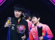 问鼎国际-JackeyLove爆冷击败RNG，关键助攻引爆全场！的简单介绍