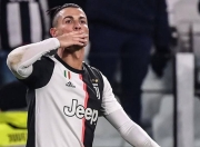 问鼎娱乐-浓眉哥连续五场比赛得分超过挺进下一轮，尤文图斯挑战极限！的简单介绍