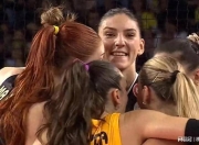 问鼎国际-姑苏雄鹿队失利江汉雄鹿队，电竞超级杯上演关键失误成转折！团队防守值得称道的简单介绍