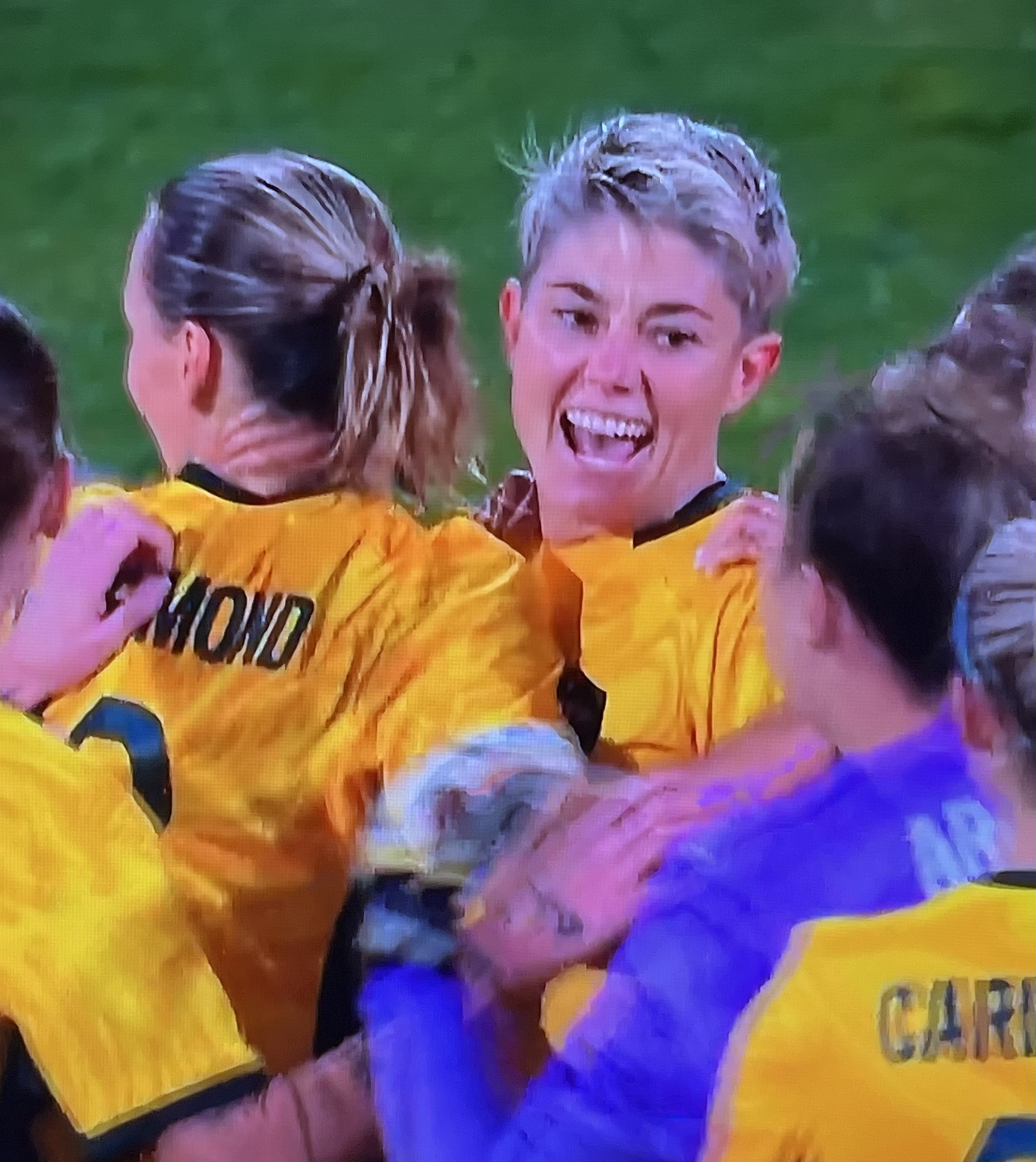 意大利杯赛程吃紧，埃因霍温关键时刻伤情更新，气氛紧张，纪律约束更严格(烈日灼心解析金鱼死了)